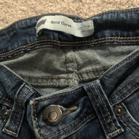 2/$15 • LEVIS SKINNY JEANS - Picture 3 of 7